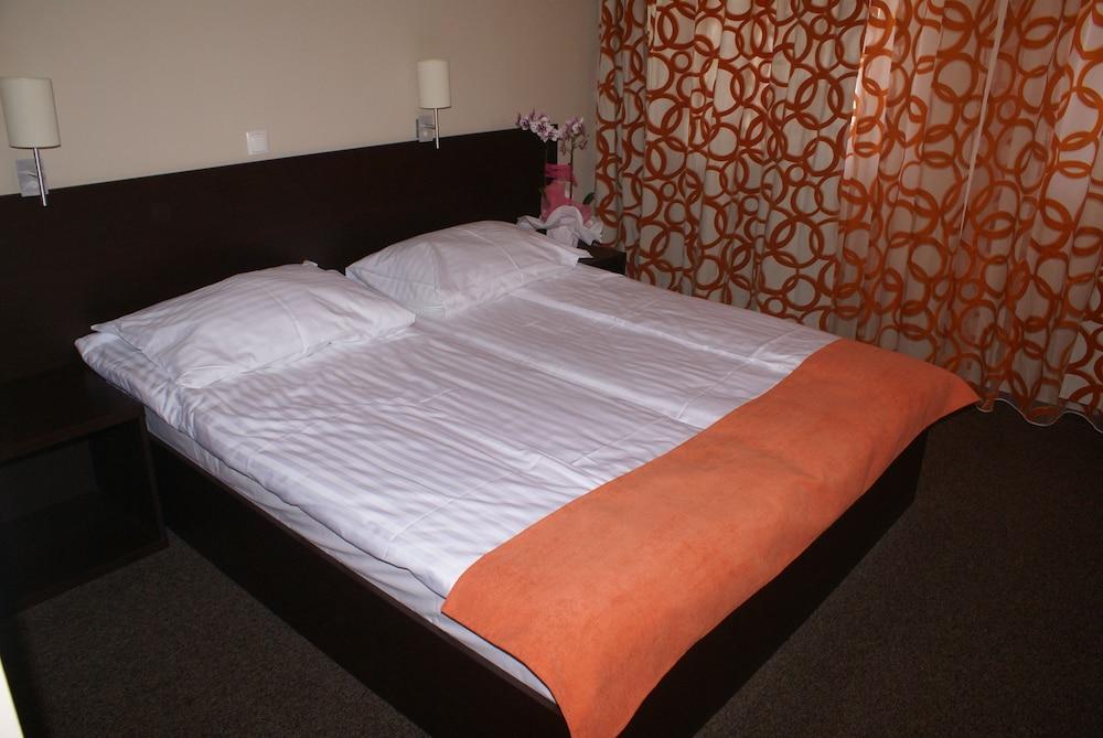 Hotel Prunk Sežana Zewnętrze zdjęcie